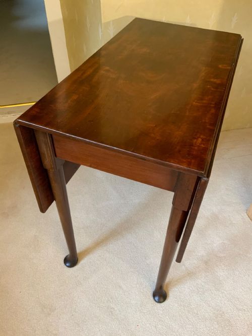 A GEORGIAN MAHOGANY PAD FOOT TABLE - ADDITIONAL PHOTO 2