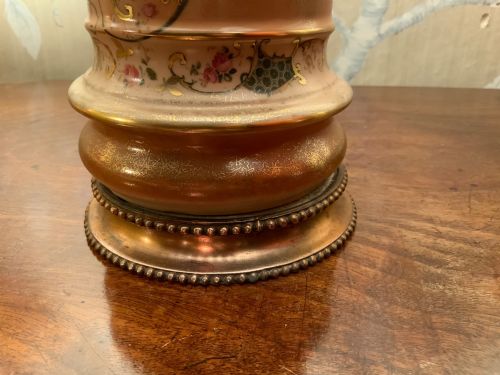 A PAIR OF LATE 19TH CENTURY PORCELAIN TABLE LAMPS - ADDITIONAL PHOTO 1