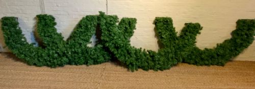 A VERY LARGE PAIR OF WINDOW DRESSING WREATHS - ADDITIONAL PHOTO 3