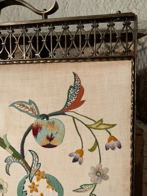 AN EARLY 20TH CENTURY STEEL FRAMED FIRE SCREEN - ADDITIONAL PHOTO 2