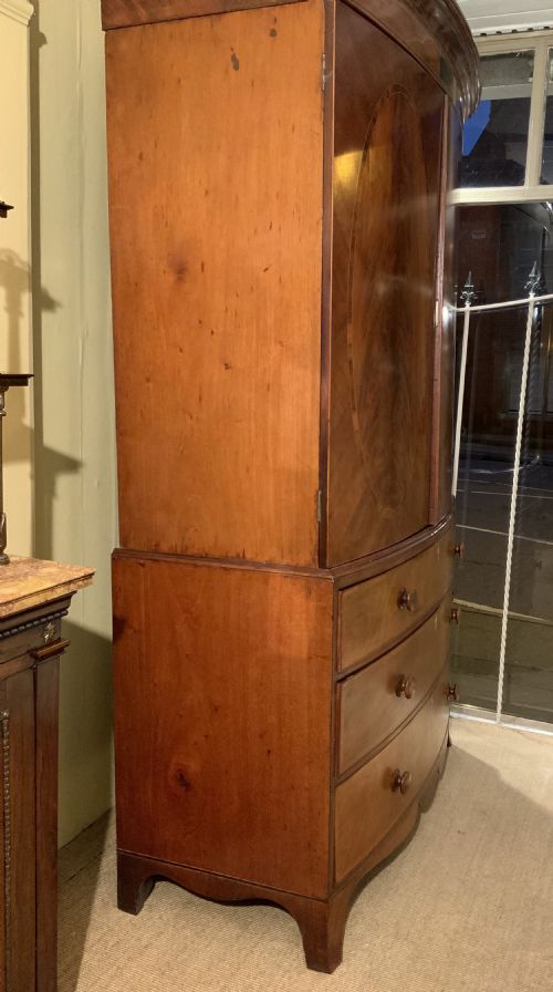 A GEORGIAN BOW FRONT MAHOGANY LINEN PRESS - ADDITIONAL PHOTO 7