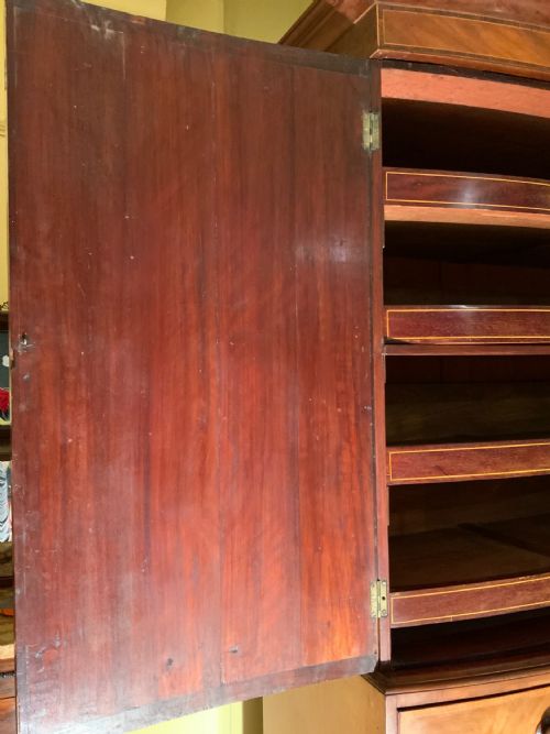 A GEORGIAN BOW FRONT MAHOGANY LINEN PRESS - ADDITIONAL PHOTO 5