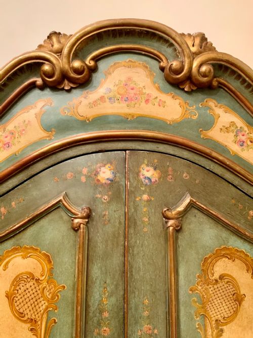 A LATE 19TH CENTURY VENETIAN ARMADIO - ADDITIONAL PHOTO 3