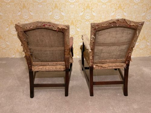 A PAIR OF 18TH CENTURY GAINSBOROUGH ARM CHAIRS - ADDITIONAL PHOTO 4