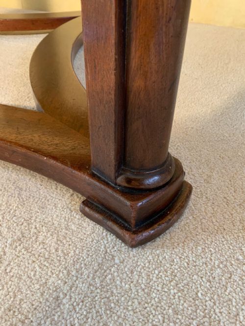 A MAHOGANY OCCASIONAL TABLE - ADDITIONAL PHOTO 2