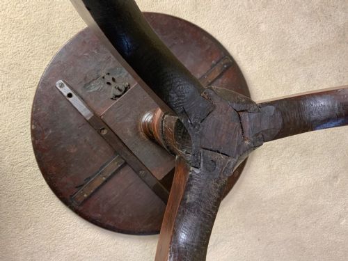 GEORGIAN OAK TRAY TOP TRIPOD TABLE - ADDITIONAL PHOTO 1
