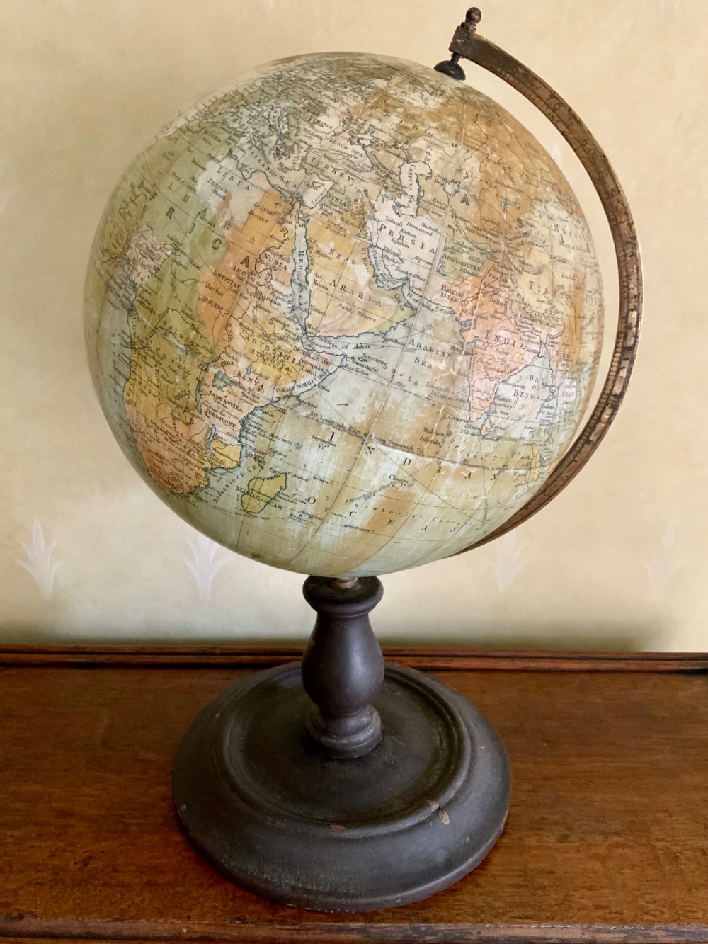 An early 20th century  Philips’ globe