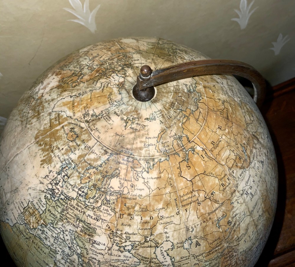 An early 20th century  Philips’ globe View VI