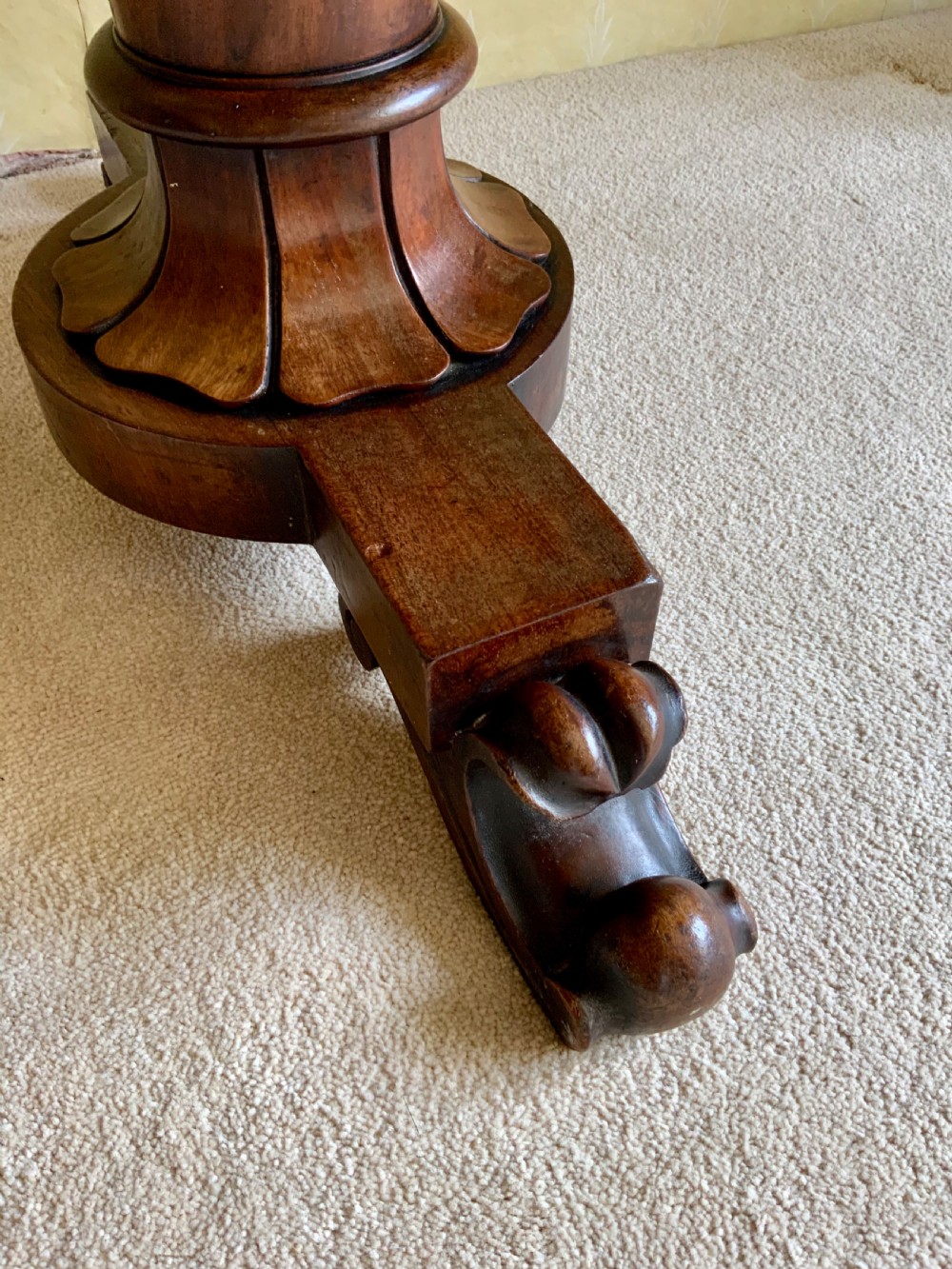 A William IV mahogany writing table View V