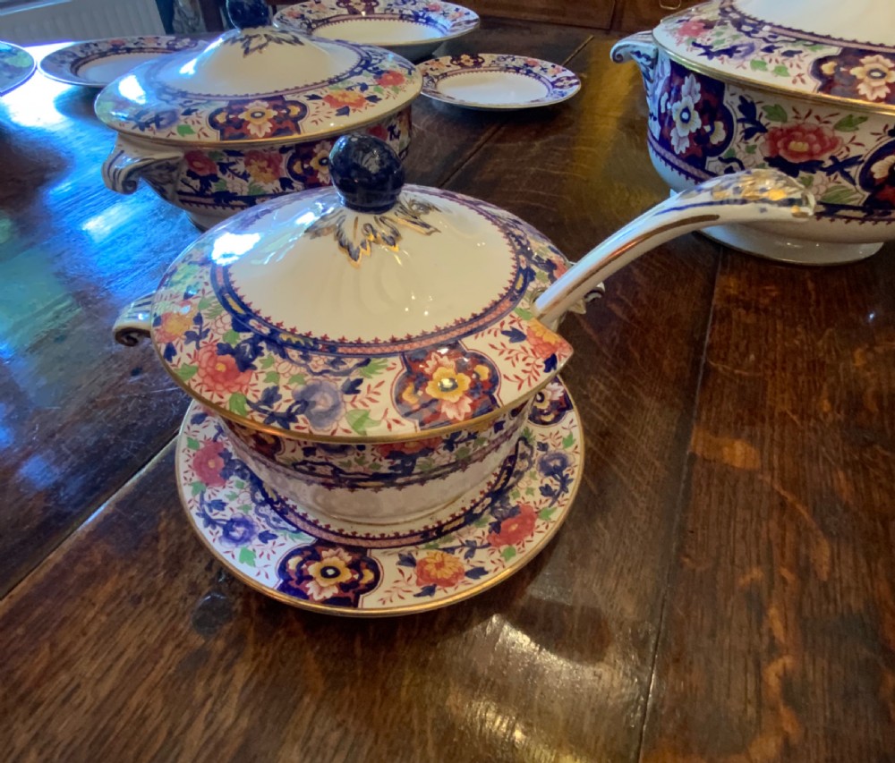 A 12 place setting dinner service View V