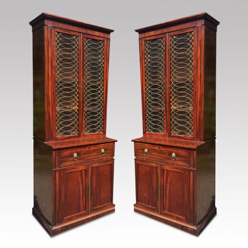 PAIR OF EARLY 19TH CENTURY MAHOGANY BOOKCASES - ADDITIONAL PHOTO 2