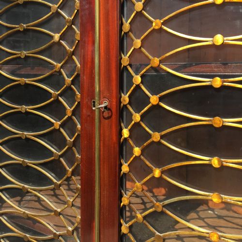 PAIR OF EARLY 19TH CENTURY MAHOGANY BOOKCASES - ADDITIONAL PHOTO 5