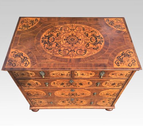 fine queen anne seaweed marquetry chest of drawers - CATEGORY: ANTIQUE CHEST OF DRAWERS - DATED 1700