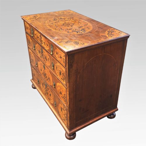 FINE QUEEN ANNE SEAWEED MARQUETRY CHEST OF DRAWERS - ADDITIONAL PHOTO 2