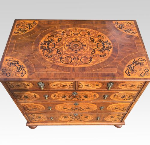 FINE QUEEN ANNE SEAWEED MARQUETRY CHEST OF DRAWERS - ADDITIONAL PHOTO 3