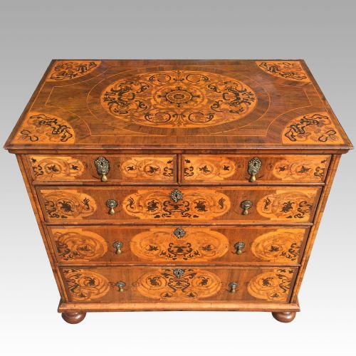 FINE QUEEN ANNE SEAWEED MARQUETRY CHEST OF DRAWERS - ADDITIONAL PHOTO 4