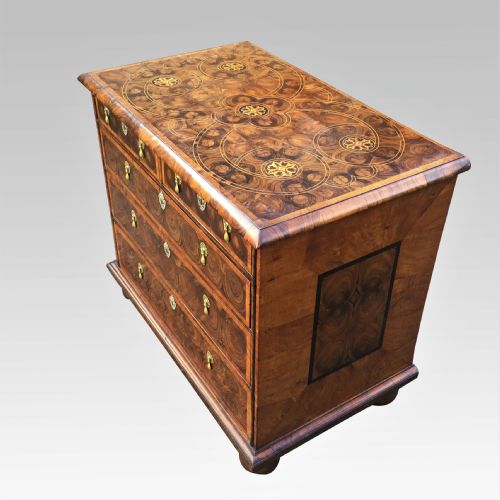 WILLIAM MARY OYSTER VENEERED CHEST OF DRAWERS - ADDITIONAL PHOTO 1