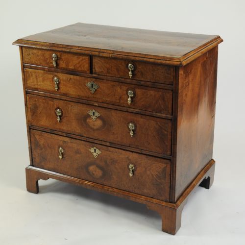 good george ii burr walnut chest of drawers - CATEGORY: ANTIQUE CHEST OF DRAWERS - DATED 18TH CENTURY