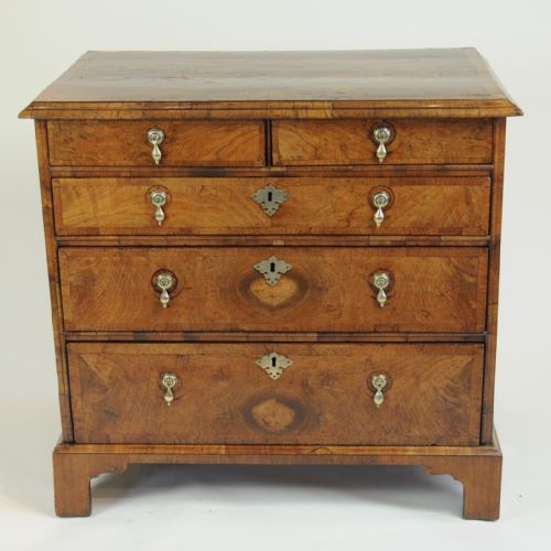 GOOD GEORGE II BURR WALNUT CHEST OF DRAWERS - ADDITIONAL PHOTO 3