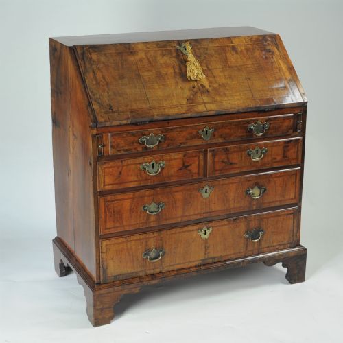 small george ii walnut bureau - CATEGORY: ANTIQUE BUREAU - DATED 1750