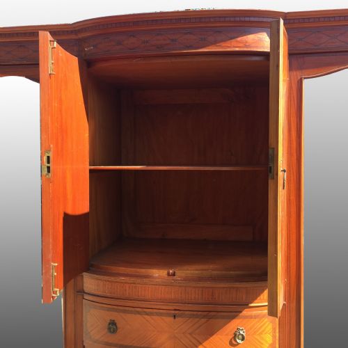 LATE VICTORIAN SHERATON REVIVAL SATINWOOD TRIPLE WARDROBE - ADDITIONAL PHOTO 6
