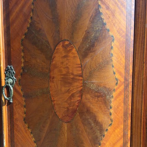 LATE VICTORIAN SHERATON REVIVAL SATINWOOD TRIPLE WARDROBE - ADDITIONAL PHOTO 10