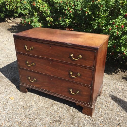georgian figured mahogany chest of drawers - CATEGORY: ANTIQUE CHEST OF DRAWERS - DATED GEORGIAN