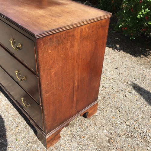 GEORGIAN FIGURED MAHOGANY CHEST OF DRAWERS - ADDITIONAL PHOTO 3