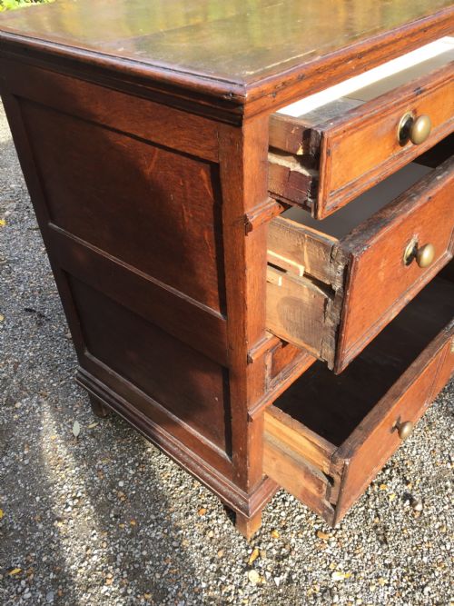 SMALL OAK 17TH CENTURY PANEL FRONT CHEST OF DRAWERS - ADDITIONAL PHOTO 3