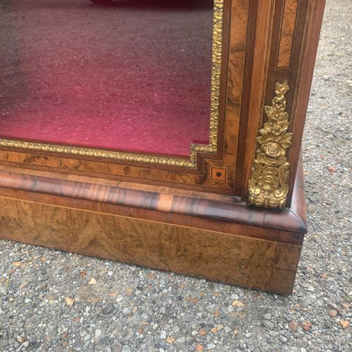 BURR WALNUT AND ORMOLU MOUNTED BREAKFRONT SIDE CABINETCREDENZA - ADDITIONAL PHOTO 5