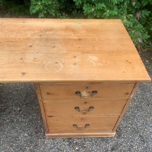 ANTIQUE PINE PEDESTAL DESK - ADDITIONAL PHOTO 5