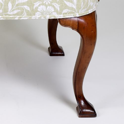 GEORGE II STYLE WALNUT LOVESEAT OR SMALL SOFA - ADDITIONAL PHOTO 2