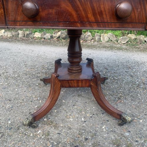 GEORGIAN FIGURED MAHOGANY PEMBROKEBREAKFAST TABLE - ADDITIONAL PHOTO 4
