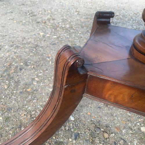 GEORGIAN FIGURED MAHOGANY PEMBROKEBREAKFAST TABLE - ADDITIONAL PHOTO 7