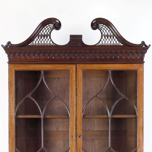 SATINWOOD AND MAHOGANY 18TH CENTURY BUREAU BOOKCASE ATTRIBUTABLE TO THOMAS SHEARER - ADDITIONAL PHOTO 2