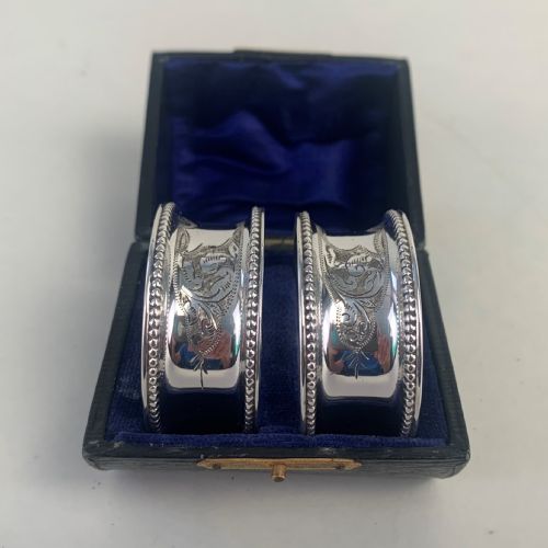 PAIR OF CASED SILVER NAPKIN RINGS - ADDITIONAL PHOTO 1