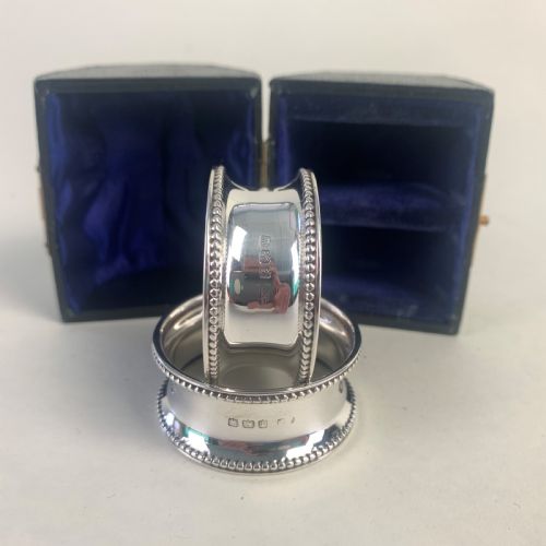 PAIR OF CASED SILVER NAPKIN RINGS - ADDITIONAL PHOTO 2