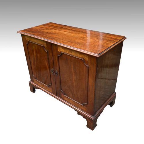 regency mahogany two door side cabinetlow linen press - CATEGORY: ANTIQUE SIDEBOARDS - DATED 19TH CENTURY