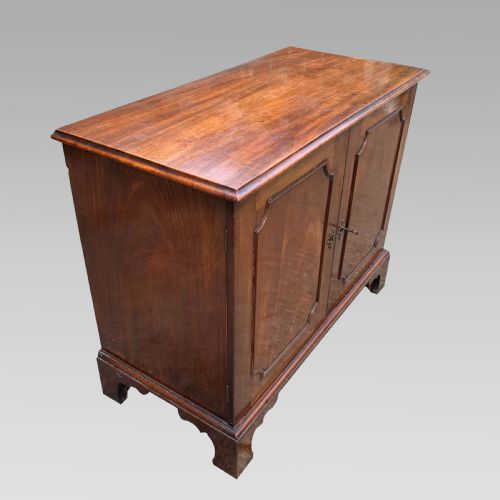 REGENCY MAHOGANY TWO DOOR SIDE CABINETLOW LINEN PRESS - ADDITIONAL PHOTO 2