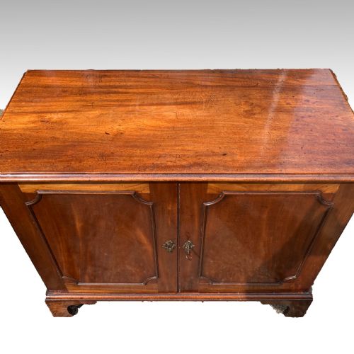 REGENCY MAHOGANY TWO DOOR SIDE CABINETLOW LINEN PRESS - ADDITIONAL PHOTO 3