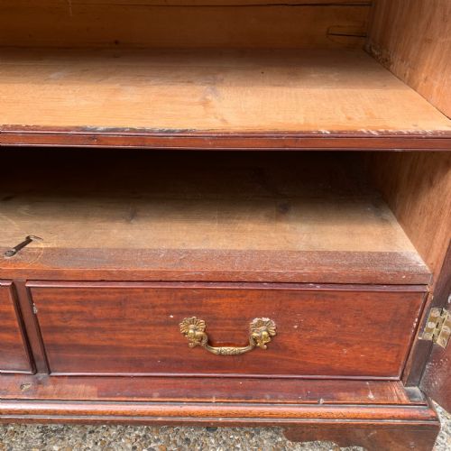 REGENCY MAHOGANY TWO DOOR SIDE CABINETLOW LINEN PRESS - ADDITIONAL PHOTO 5