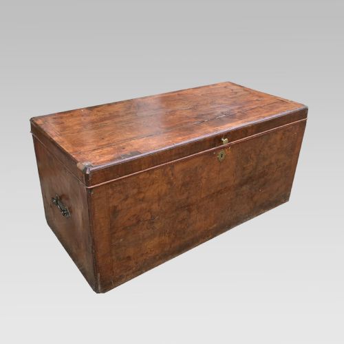 george ii period burr walnut blanket chest - CATEGORY: ANTIQUE CHESTS - DATED 18TH CENTURY