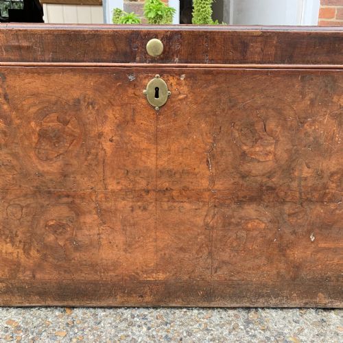 GEORGE II PERIOD BURR WALNUT BLANKET CHEST - ADDITIONAL PHOTO 5