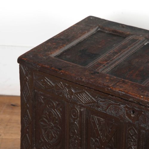 17TH CENTURY OAK COFFER - ADDITIONAL PHOTO 4