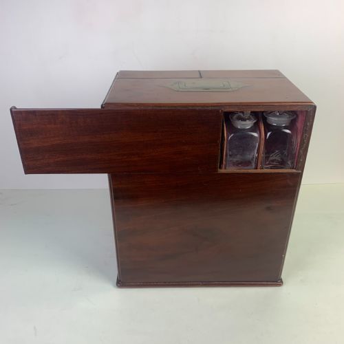 EARLY 19TH CENTURY PHYSICIAN'S APOTHECARYMEDECINE BOX - ADDITIONAL PHOTO 11