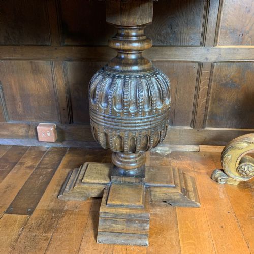19TH CENTURY OAK REFECTORY DINING TABLE - ADDITIONAL PHOTO 3