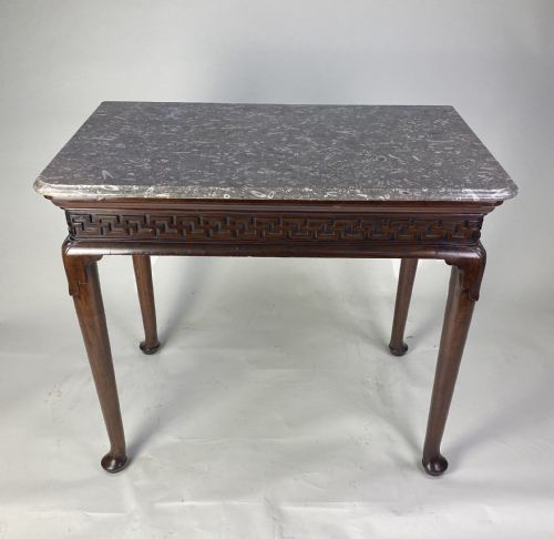 EARLY GEORGIAN MAHOGANY MARBLE TOP HALL OR SIDE TABLE - ADDITIONAL PHOTO 3