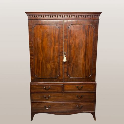 georgian mahogany linen press wardrobe cupboard - CATEGORY: ANTIQUE CUPBOARDS - DATED GEORGIAN
