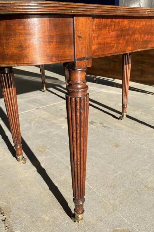 GILLOWS MAHOGANY EXTENDING DINING TABLE - ADDITIONAL PHOTO 1