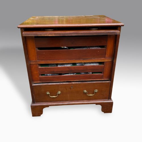 GEORGIAN CONVERTED COMMODE CHEST WITH CUTLERY CANTEEN - ADDITIONAL PHOTO 5